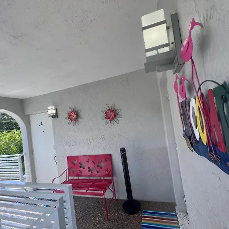 Stylish 2 Bedrooms Apartment By Miami International Airport